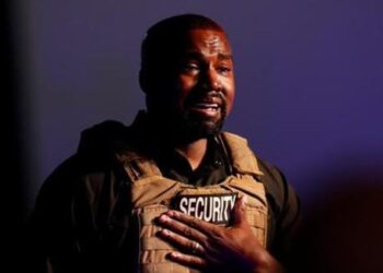 Kanye West vota por sí mismo