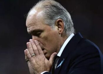 Sabella, muy afectado por la muerte de Maradona, fue internado de urgencia