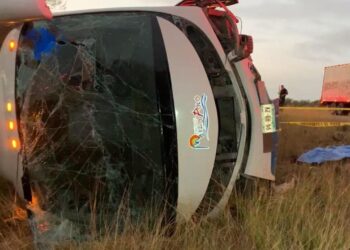 Se accidenta autobús: dos muertos