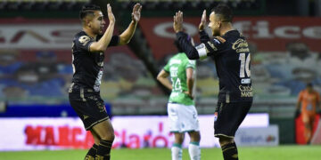 León no deja de rugir y le da la voltereta a Santos