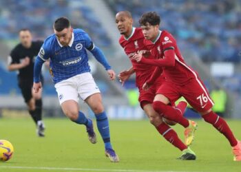 Al Liverpool se le escapa la victoria en tiempo de compensación