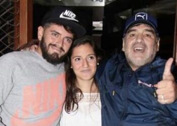 La emotiva despedida de Dalma Maradona y Diego junior a su padre