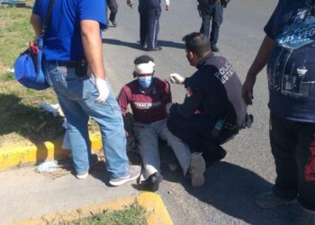 Taxi embiste a ciclista y lo lesiona