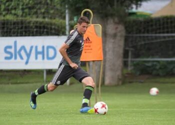 Santiago Giménez muestra su calidad con la selección mexicana sub 23