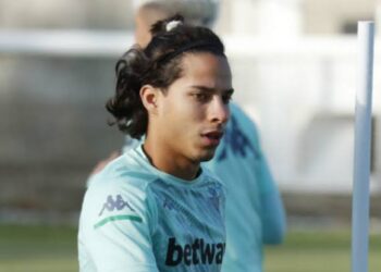 Diego Lainez se reincorpora a los entrenamientos del Betis