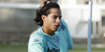 Diego Lainez se reincorpora a los entrenamientos del Betis