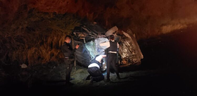 Muere chofer en accidente carretero