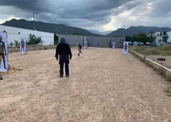 Capacitan en tiro a policías