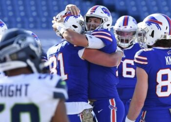 Allen repunta y Bills vencen a Seattle