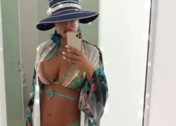 Ninel Conde presume bikini en plena luna de miel con Larry Ramos