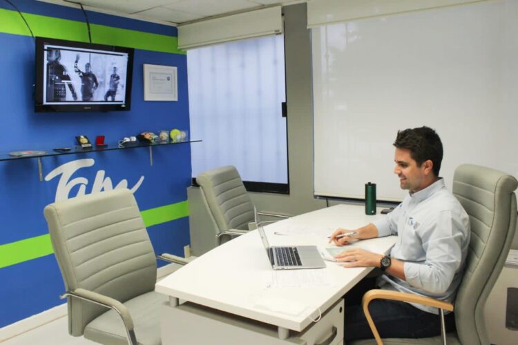 Abona Carlos Fernández a la profesionalización del deporte estatal