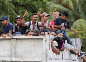 Guatemala amenaza con “horda migrante” si países ricos no mandan ayuda