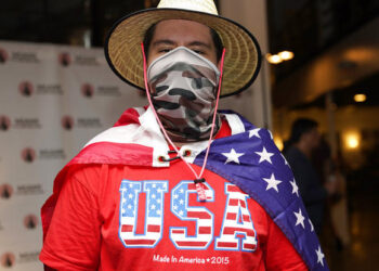 Vuelven al confinamiento, COVID en Los Ángeles está fuera de control