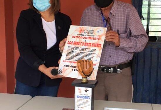 Honran trayectoria de Arnulfo”La Güera” Mata