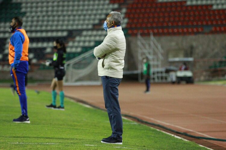 “Sigo creyendo en mi equipo”: técnico Roberto Hernández