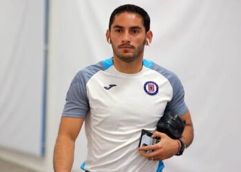 Jesús Corona explica las razones de su ausencia: lesión en la rodilla y positivo por Covid-19