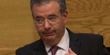 Iniciativa vulnera autonomía de Banco de México: Alejandro Díaz de León