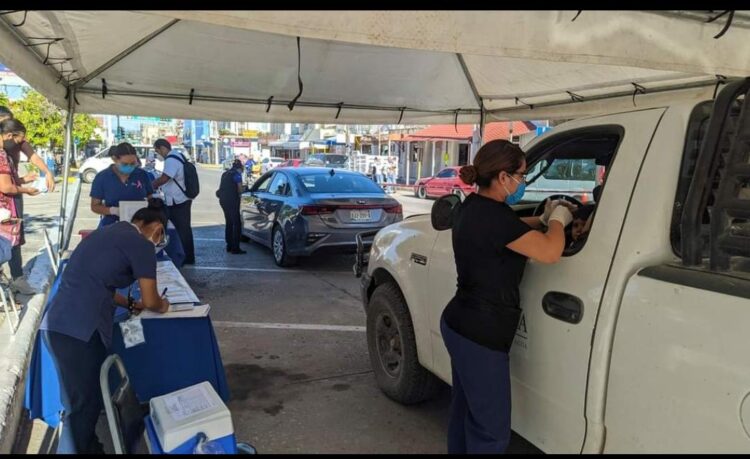 Incrementa Tamaulipas cobertura con vacunación a bordo de auto