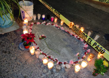 Vecinos de Neza aseguran que la Virgen se les apareció en el pavimento