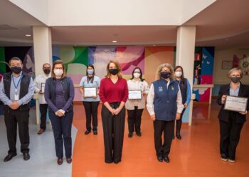 Entregan DIF y UAT constancias del Diplomado en Trastornos del Espectro Autista
