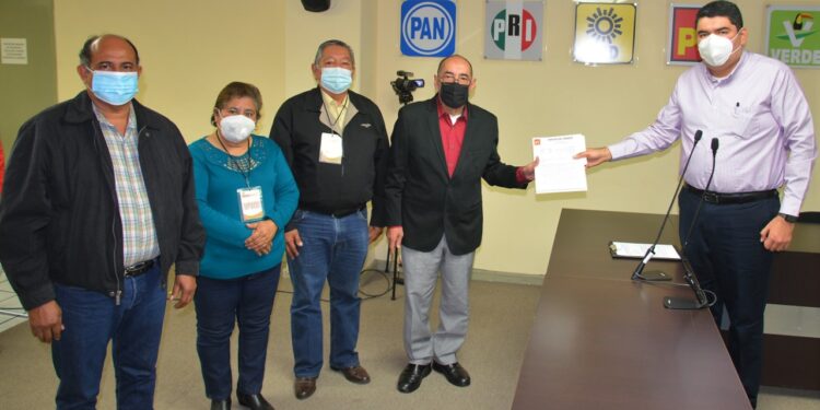 Entregan 9 partidos plataformas electorales al IETAM para comicios 2021