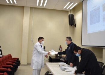 Entrega UAT 54 plazas de campos clínicos a médicos internos de pregrado