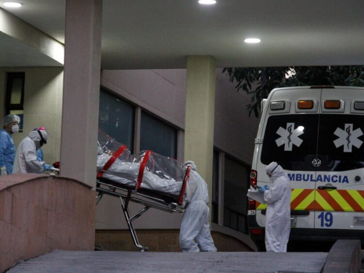 México supera las 115 mil muertes a causa de covid-19