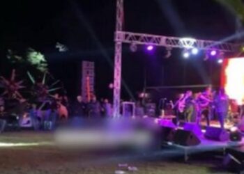 Revientan ‘Chapo posada’ con mil asistentes y rifa de autos