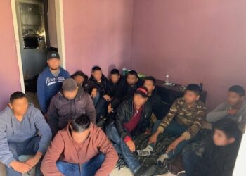 Cierran dos “casas de seguridad” y rescatan a 25 indocumentados