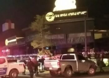 Aristóteles Sandoval fue atacado a balazos por la espalda en restaurante