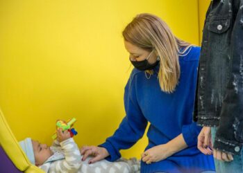 Convive Mariana Gómez con hijos de mujeres recluidas en  Victoria