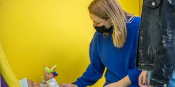 Convive Mariana Gómez con hijos de mujeres recluidas en  Victoria