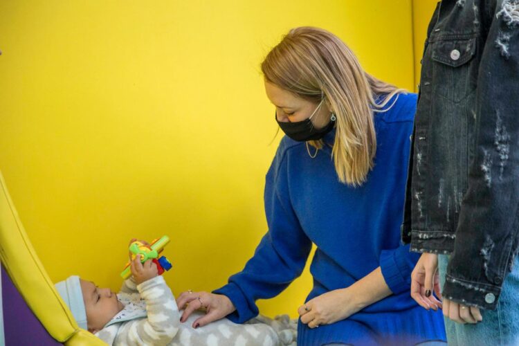 Convive Mariana Gómez con hijos de mujeres recluidas en  Victoria