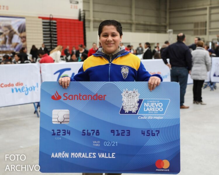 Aumenta Rivas montos de becas de nivel medio superior, superior y especial