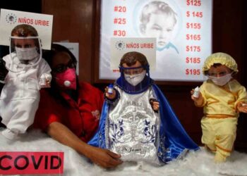 Crean para Navidad y Año Nuevo el ‘niño Dios Covid’