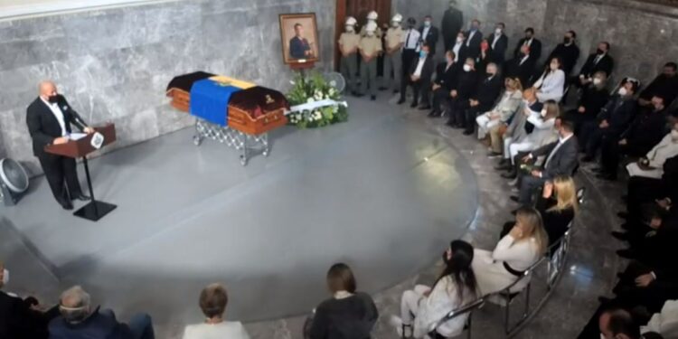 Enrique Alfaro encabeza homenaje a exgobernador Aristóteles Sandoval