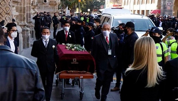 Enrique Alfaro encabeza homenaje a exgobernador Aristóteles Sandoval