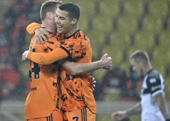 Cristiano brilla y mete a la Juventus en la pelea por la Serie A