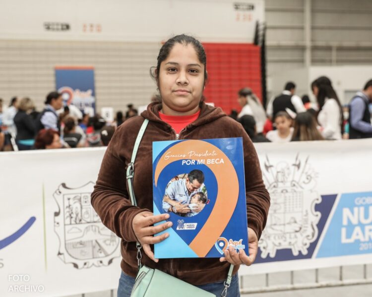 Será individual consulta de folios de las becas: Jáuregui