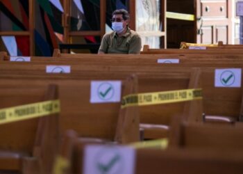 ‘Mejor encerraditos que enterraditos’: arzobispo de Toluca