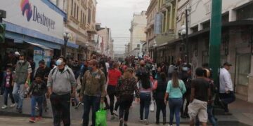 Desafían a la pandemia; abarrotada zona centro de Tampico