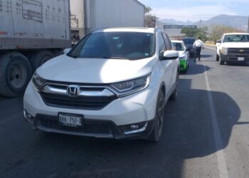 Distraído causa choque por alcance en bulevar