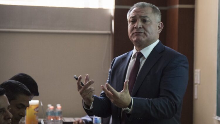 FGR asegura 2 casas y un restaurante a García Luna