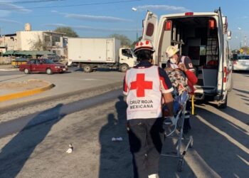 Ama de casa cae de moto y se lesiona