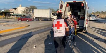 Ama de casa cae de moto y se lesiona