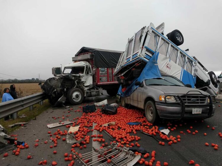Navidad roja en Hidalgo; choques dejan 9 muertos