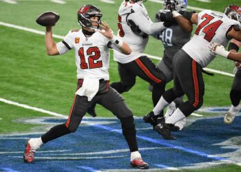 Tom Brady y los Bucaneros vuelven a playoffs con récord