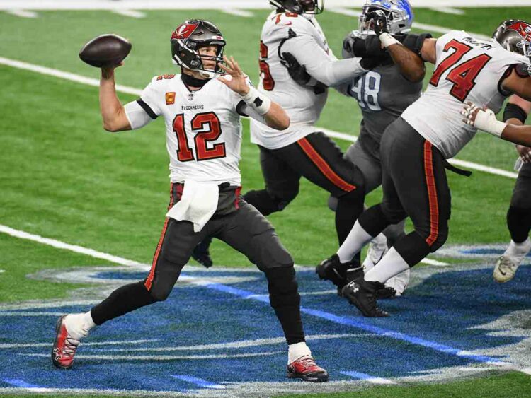 Tom Brady y los Bucaneros vuelven a playoffs con récord