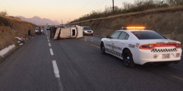 Vuelca camioneta en ruta Victoria-Monterrey; 5 heridos
