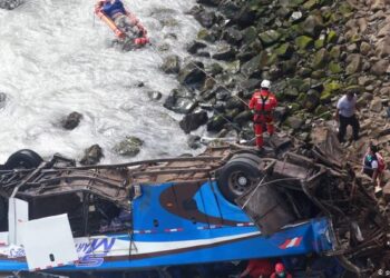 Casi 40 muertos y 18 heridos en Camerún por accidente entre autobuses